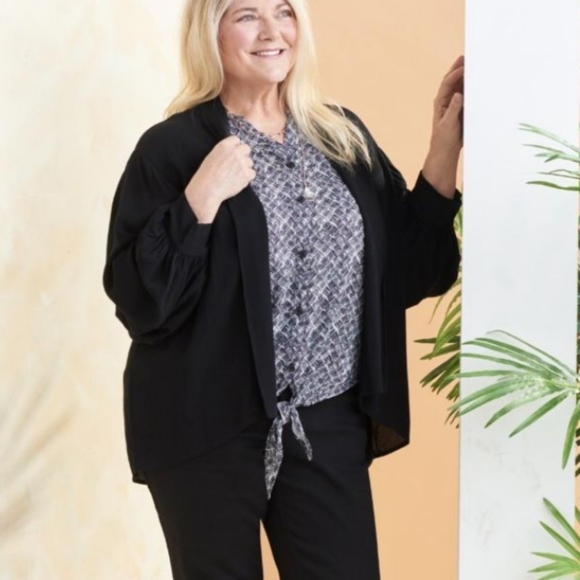 NWT Adrienne Vittadini Buttonfront Tie Waist Top - Picture 2 of 10